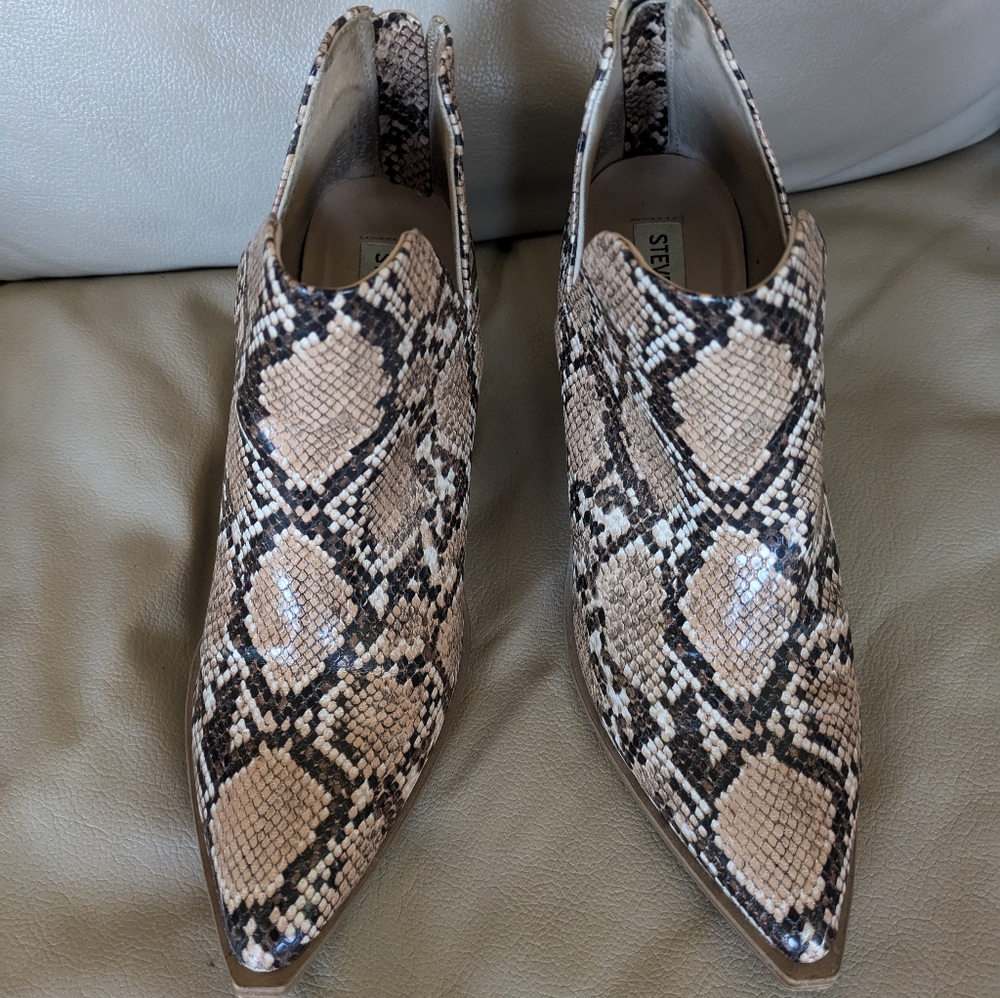 Steve Madden Alyse Snakeskin boots size 8